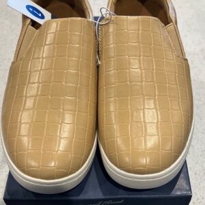 Women’s Shoes Size 7W